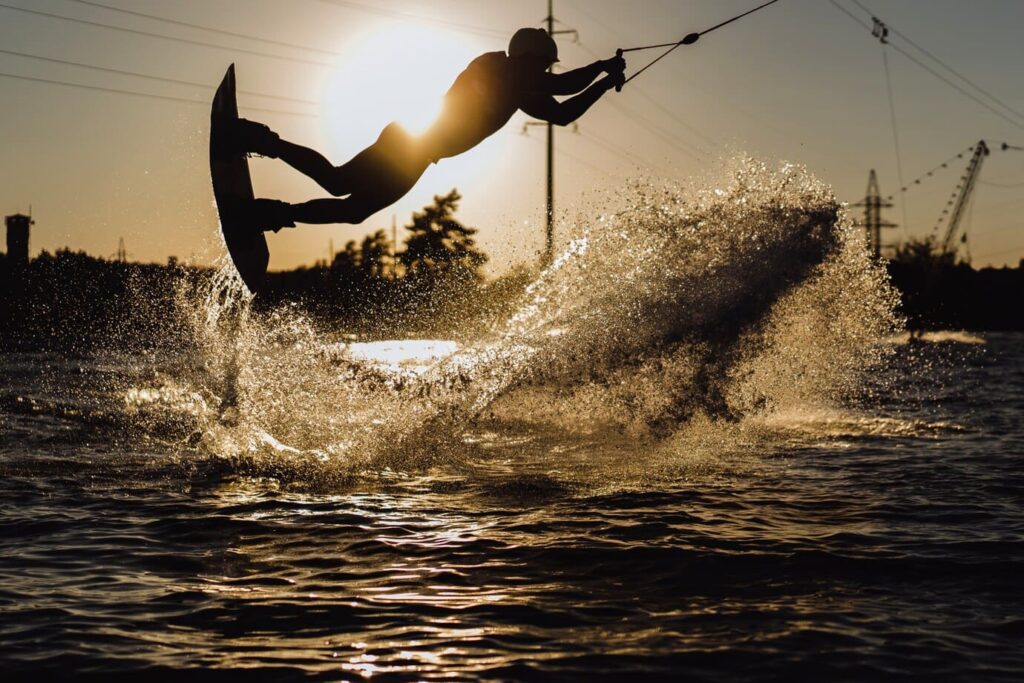 Deportes Acuáticos en Cundinamarca, kayac en cundinamarca, deportes acuaticos cerca a bogota, paddleboarding guatavita, deporte acuatico bogota